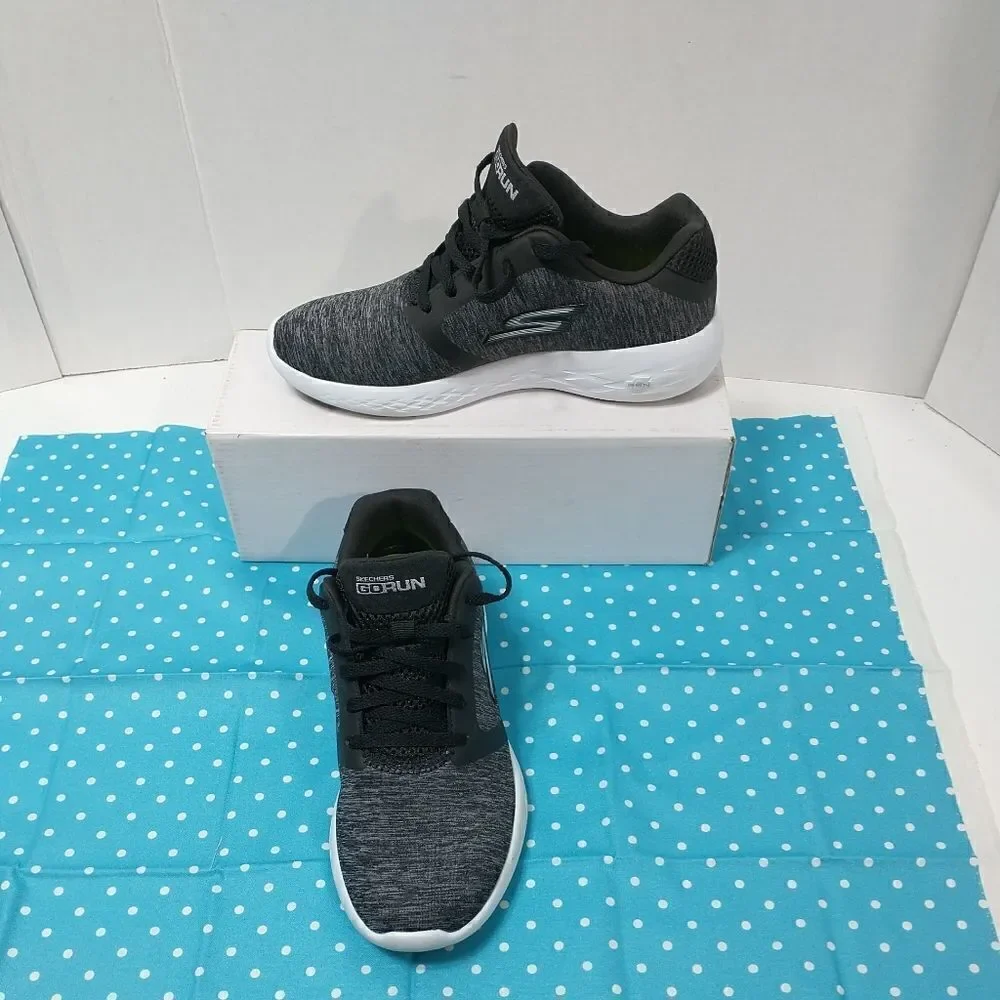 Skechers Womens Size 5.5 Go Run Goga Mat Black Sneakers